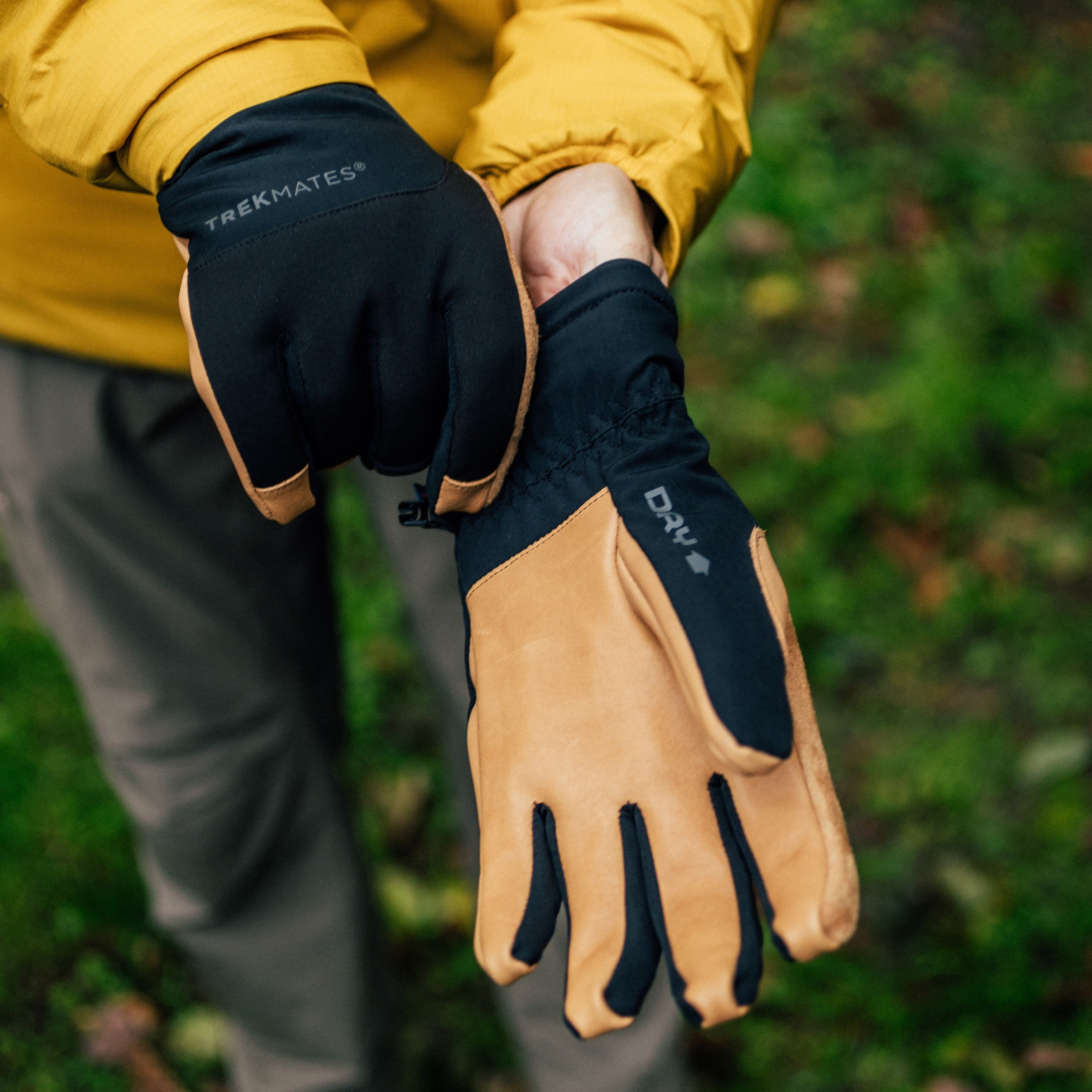 TREKMATES Gratton DRY Guanti Black/Tan impermeabili