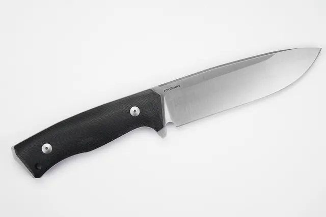 Saturn Knives Titano Black coltello nero versatile