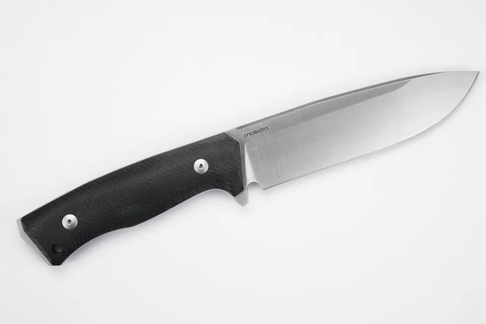 Saturn Knives Titano Black coltello nero versatile
