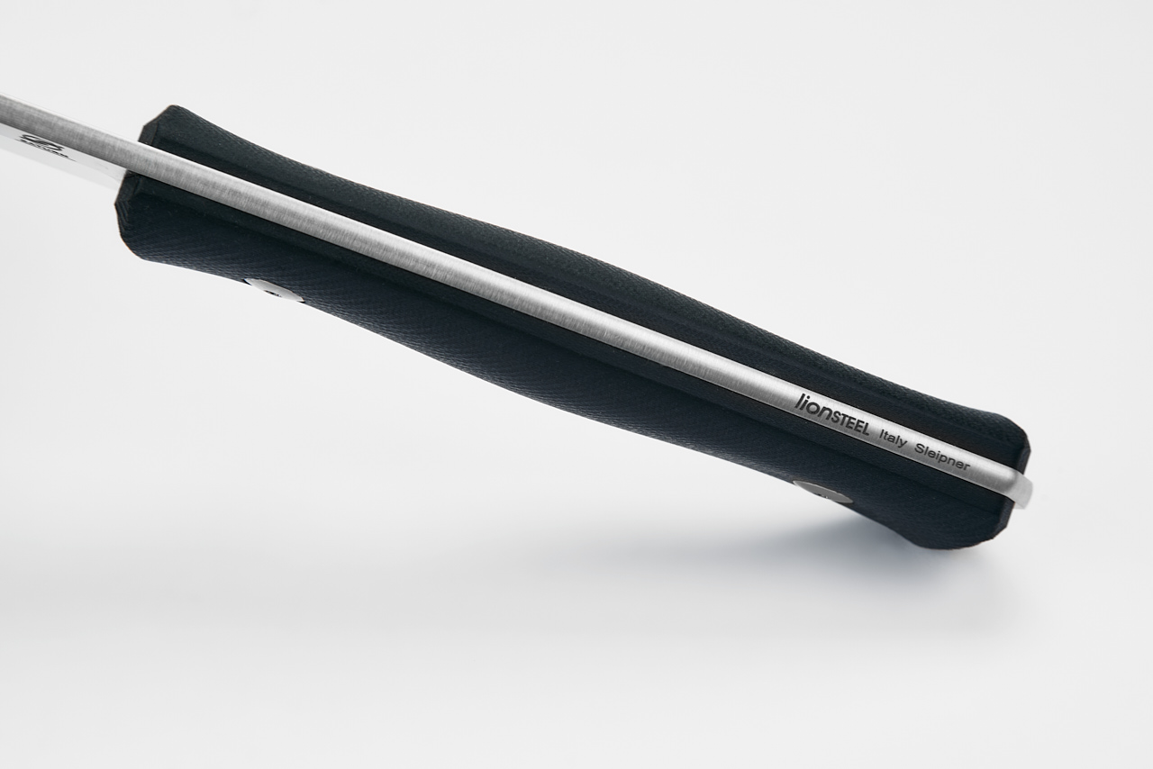 Saturn Knives Mimas Black coltello nero compatto