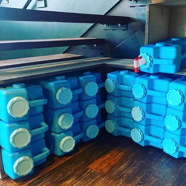 AquaBrick tanica acqua 3 galloni 11 litri impilabile
