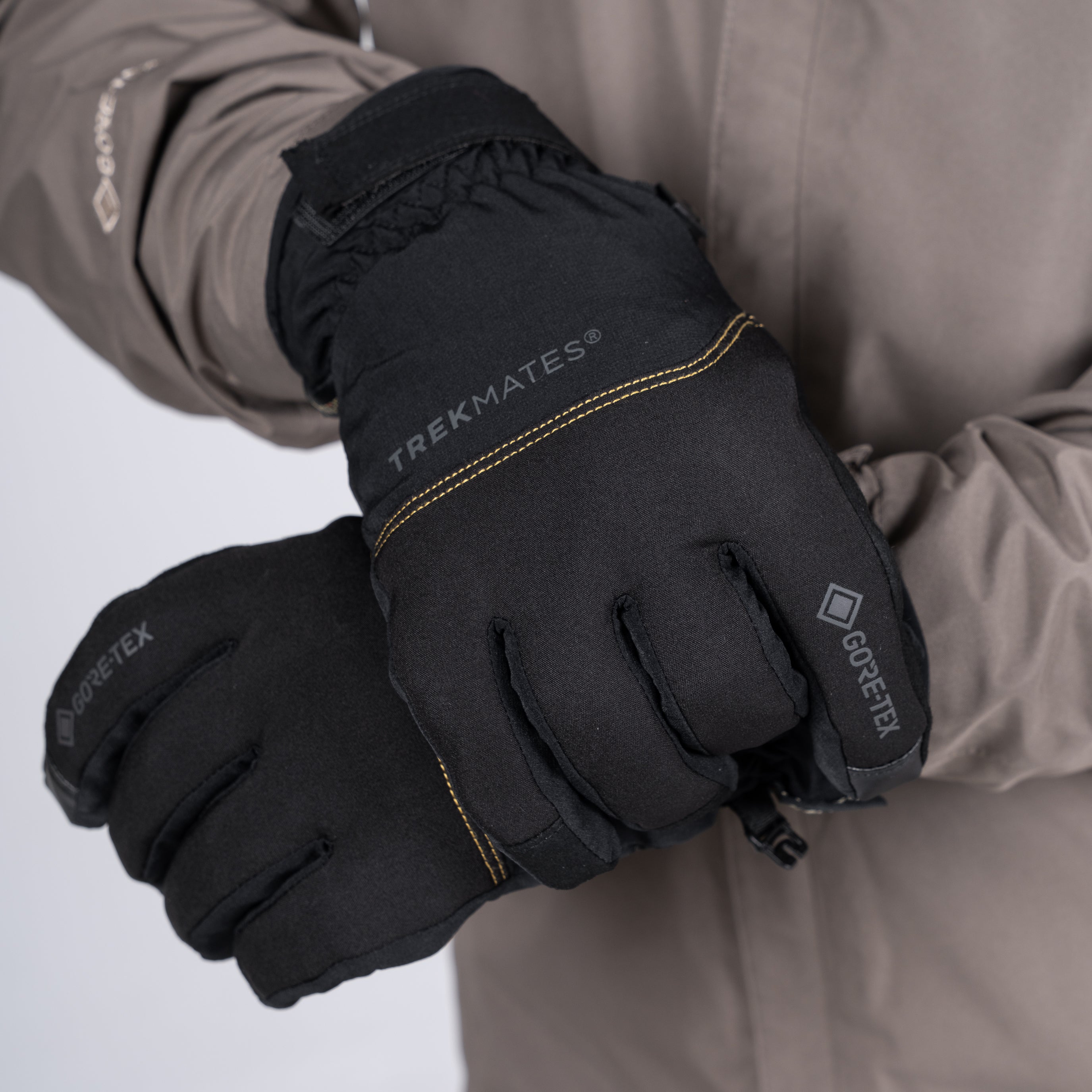 Trekmates Friktion GTX guanti trekking neri traspiranti