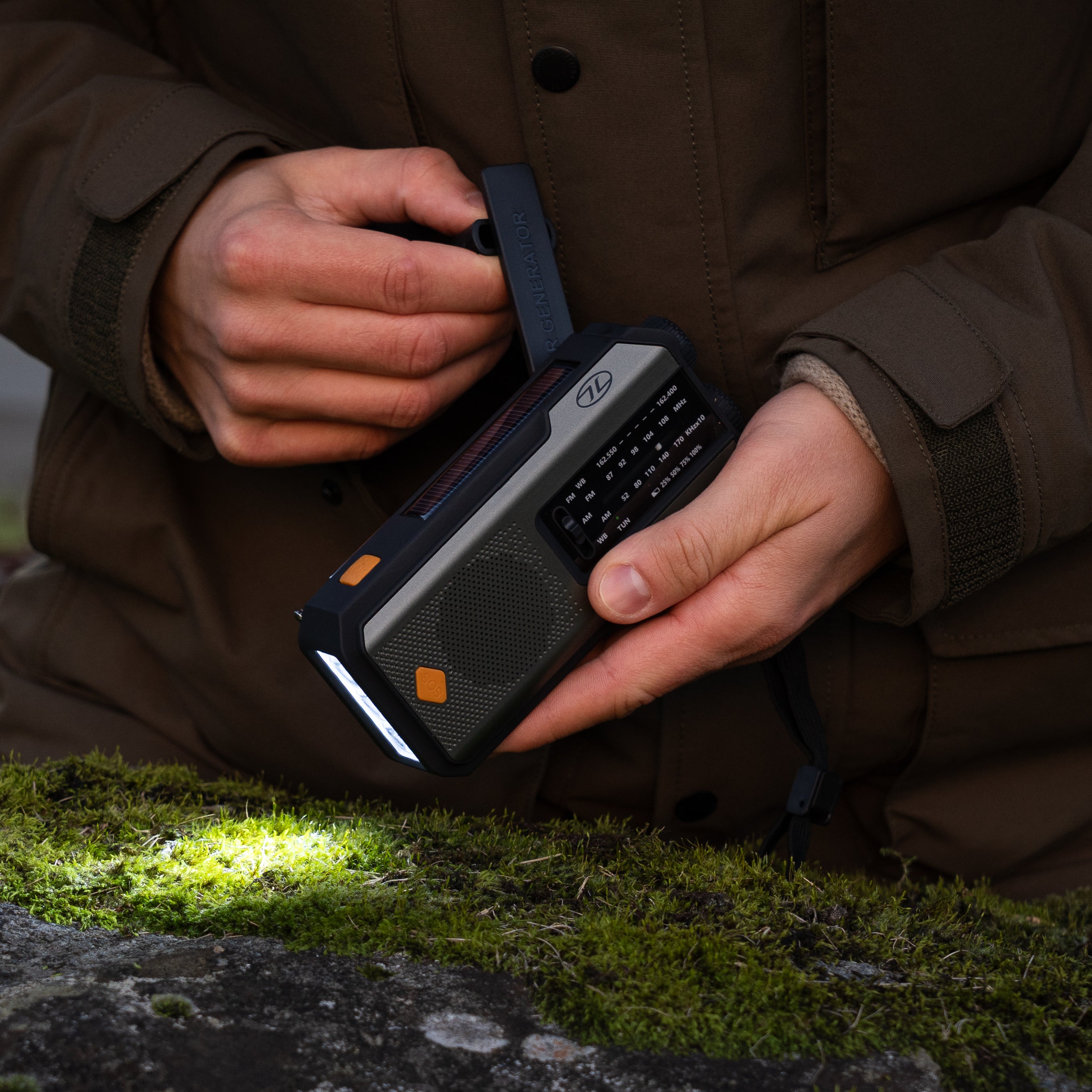 Highlander Emergency Hub kit emergenza con radio