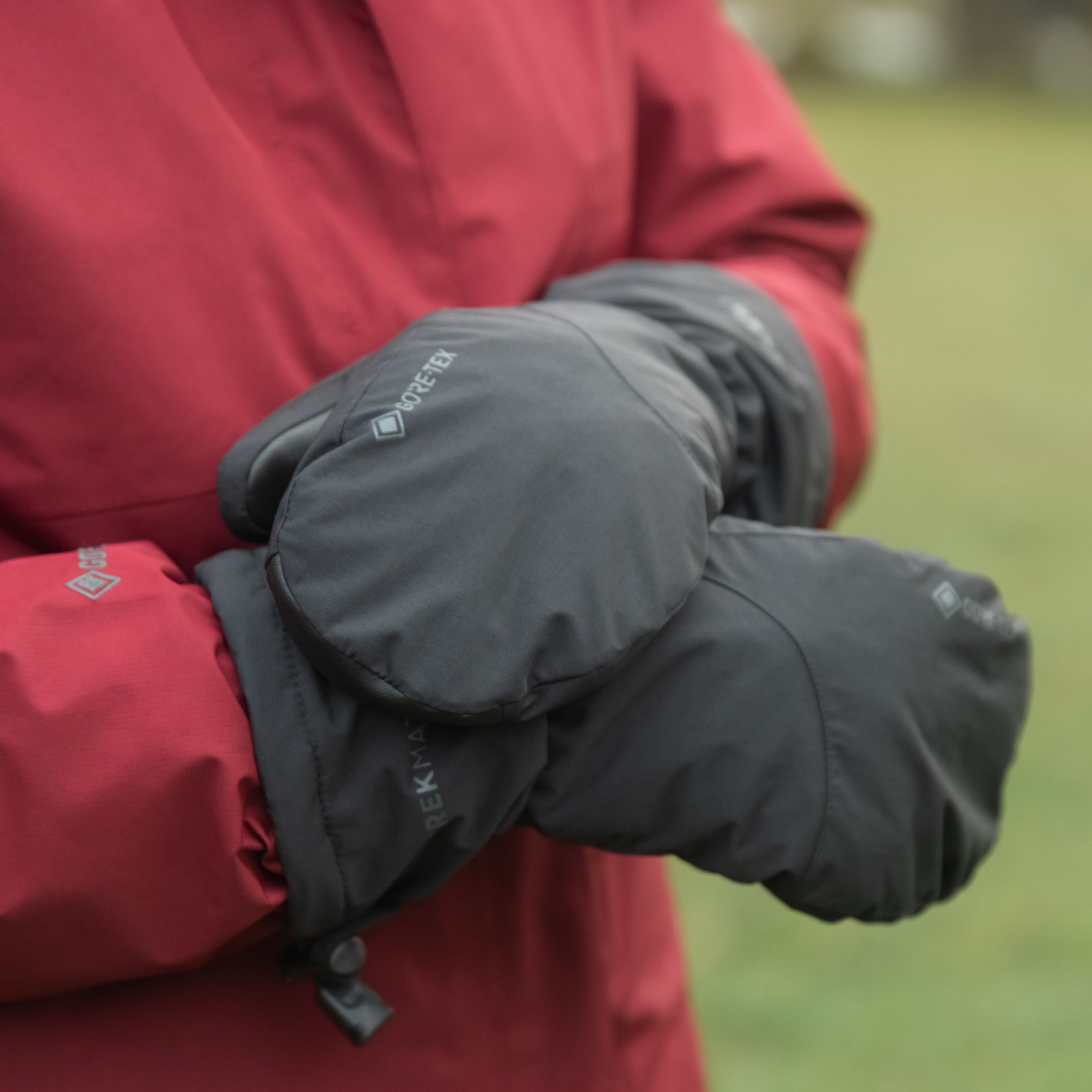 Trekmates Chamonix GTX muffola donna impermeabile nera