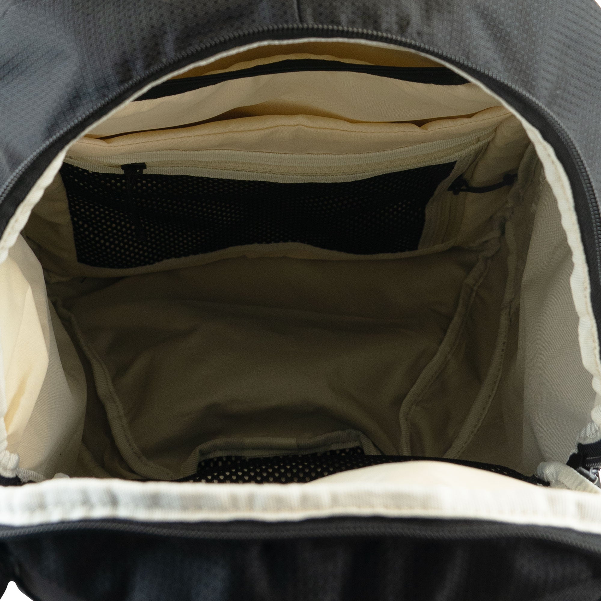 Highlander Survival Roam 28L Zaino 28L Nero Porta PC